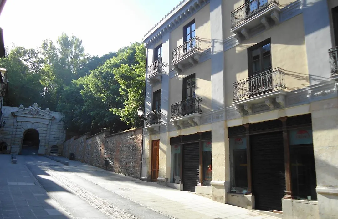 Apartamentos Turisticos Mauror-1