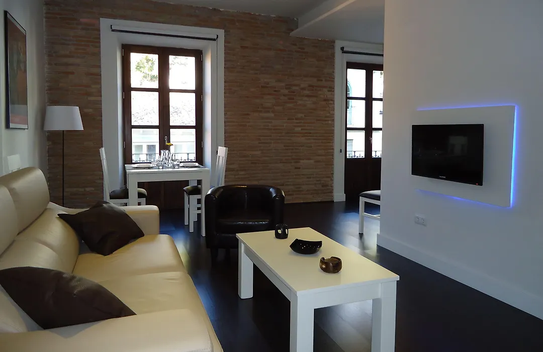 Apartamentos Turisticos Mauror-1